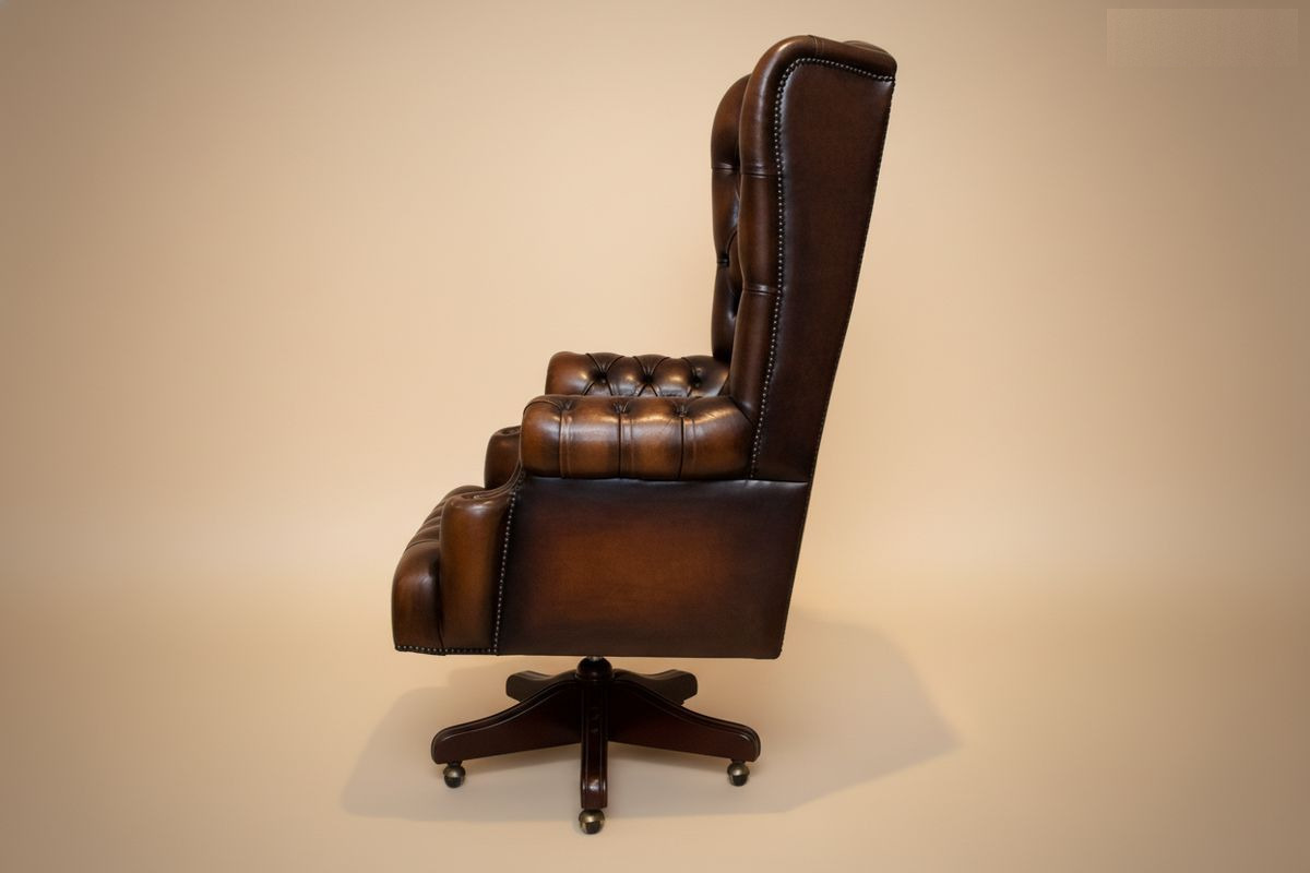 Fauteuil de bureau Chesterfield cuir chocolat – à roulettes